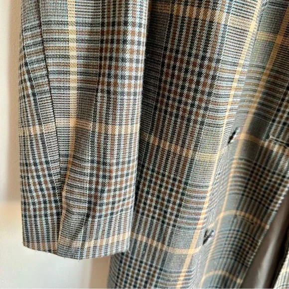 Revolve - Lovers + Friends plaid trench coat - Picture 6 of 9